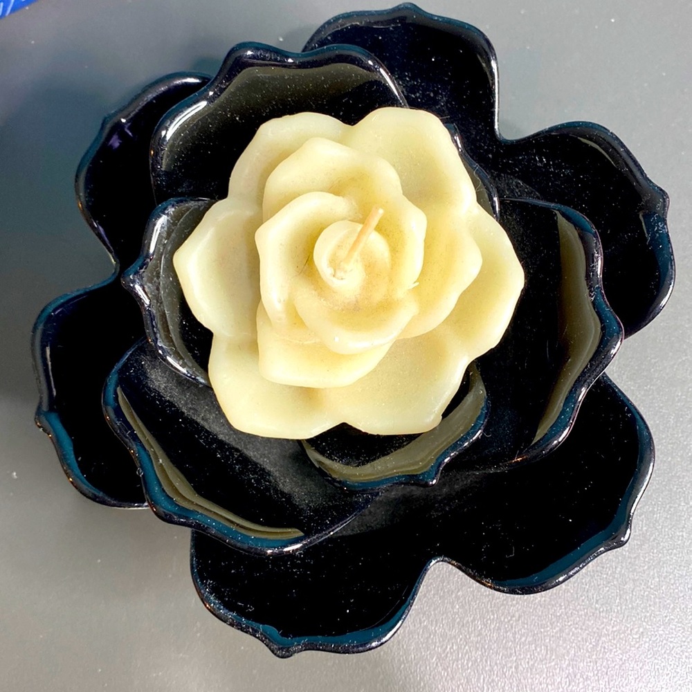 Rose candle and holder